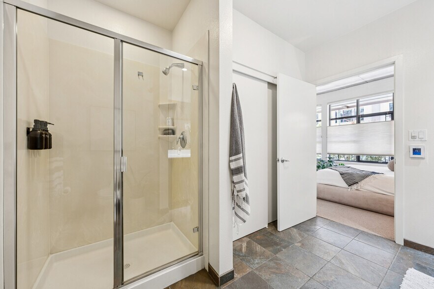 More Photos Of 288 3rd St, Oakland Apartments For Sale