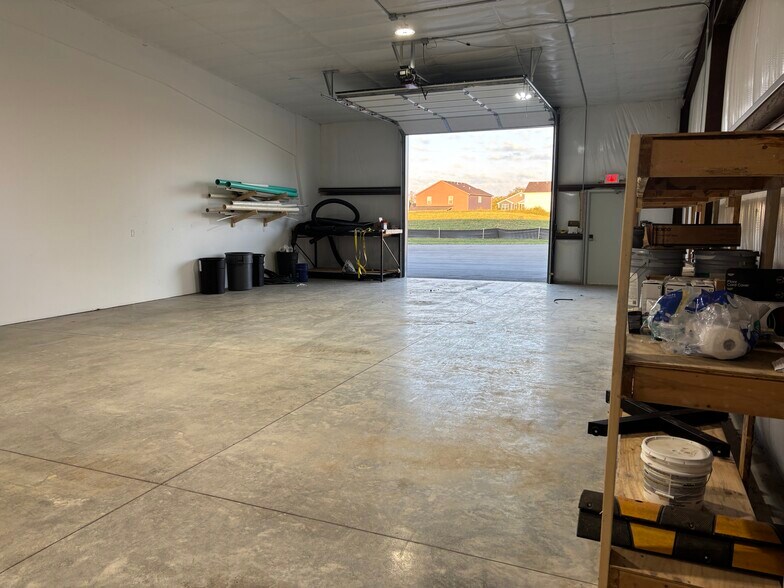 More Photos Of 1201 S Main Street, Nicholasville Flex For Lease