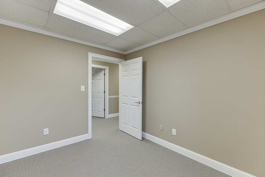 More Photos Of 743 Church St, Buford Office For Sale