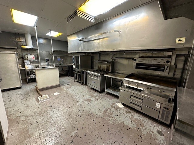 More Photos Of 326 23rd St, Oakland Restaurant For Lease