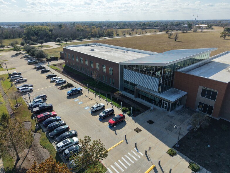 More Photos Of 1619 Texas Pky, Missouri City General Retail For Sale