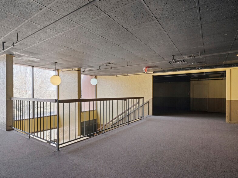 More Photos Of 1508 SE 25th St, Oklahoma City Bar For Sale