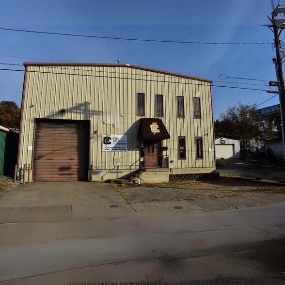 More Photos Of 1219 Pennsylvania Ave, Charleston Industrial For Sale