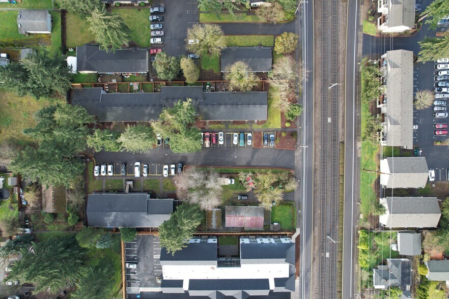 More Photos Of 17440 E Burnside St, Portland Apartments For Sale