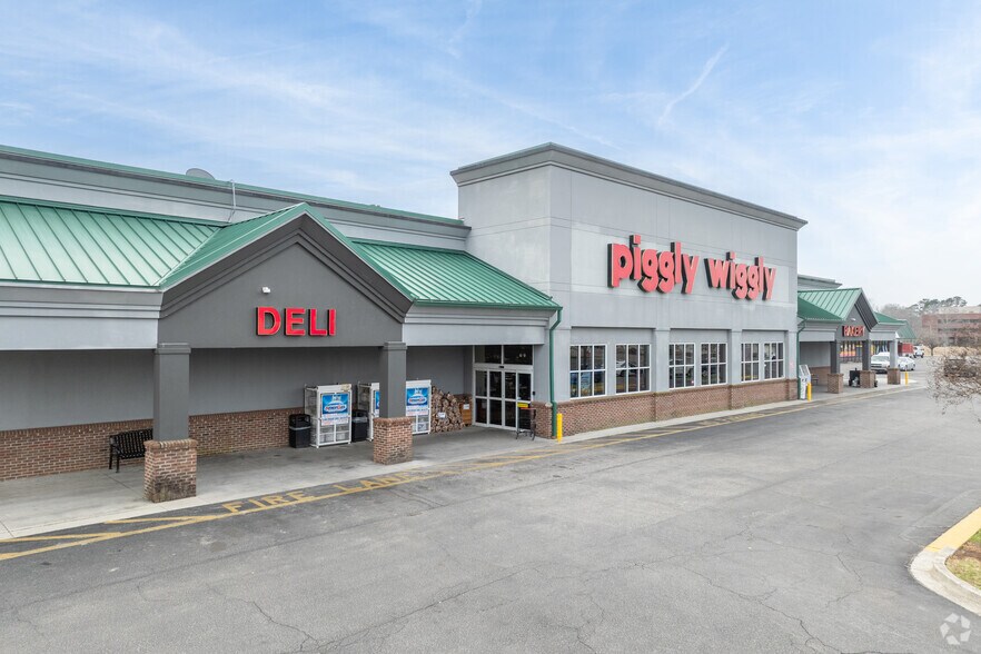 More Photos Of 208 E Mcintyre St, Mullins Supermarket For Sale