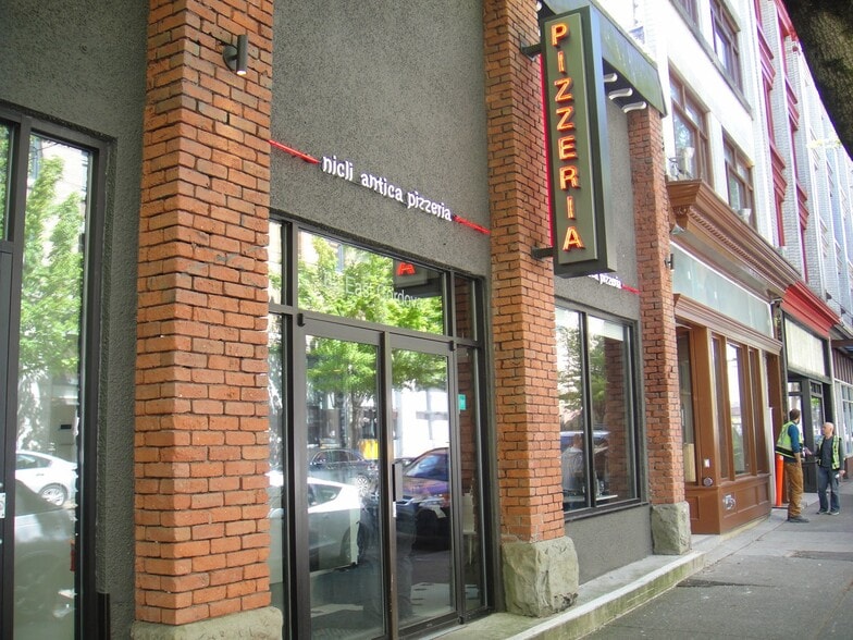 More Photos Of 62 Cordova St E, Vancouver Freestanding For Lease