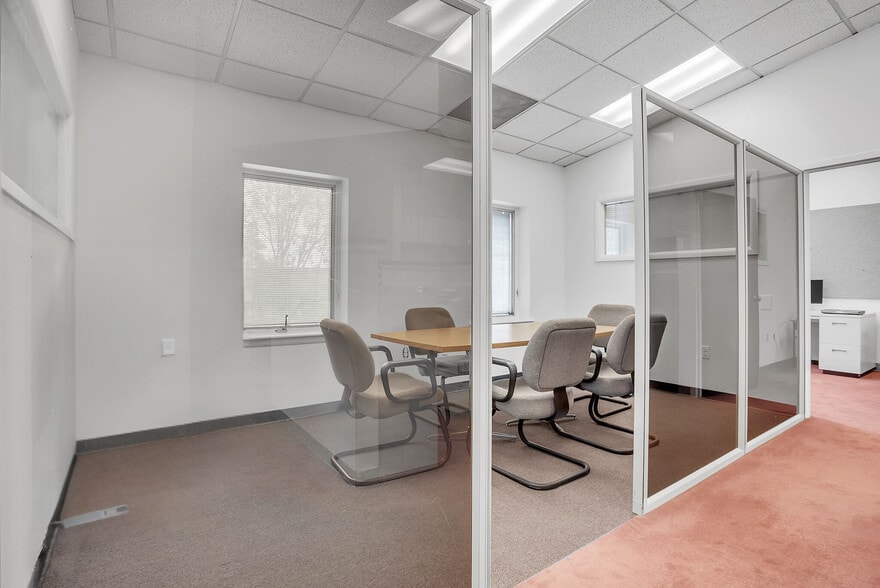 More Photos Of 4609 Pinecrest Office Park Dr, Alexandria Medical For Sale