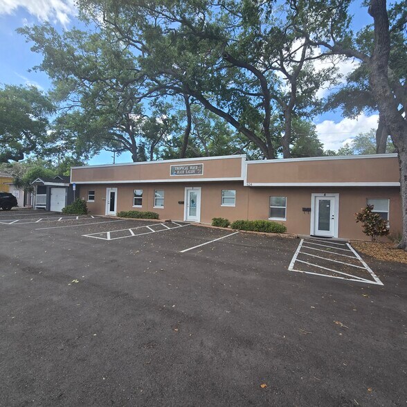 More Photos Of 624 E Bay Dr, Largo Loft Creative Space For Lease