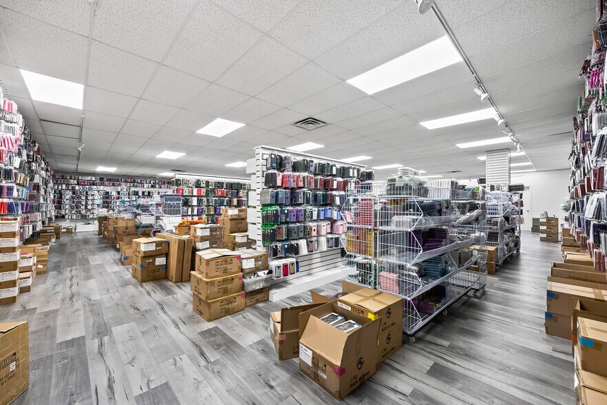 More Photos Of 59-48 55th St, Maspeth Manufacturing For Sale