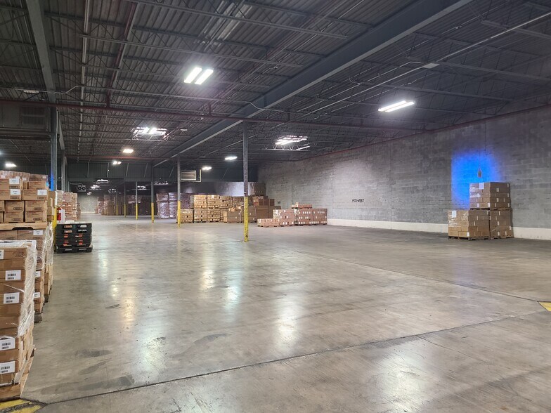 More Photos Of 3320 W Ferguson Rd, Fort Wayne Manufacturing For Lease