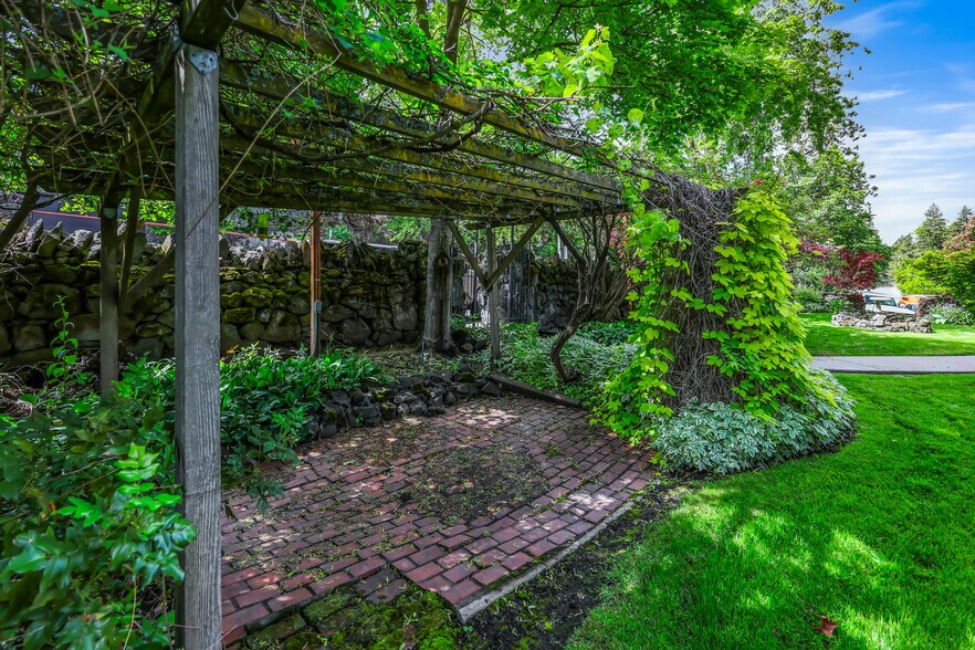 More Photos Of 820 W 7th Ave, Spokane Office Residential For Sale