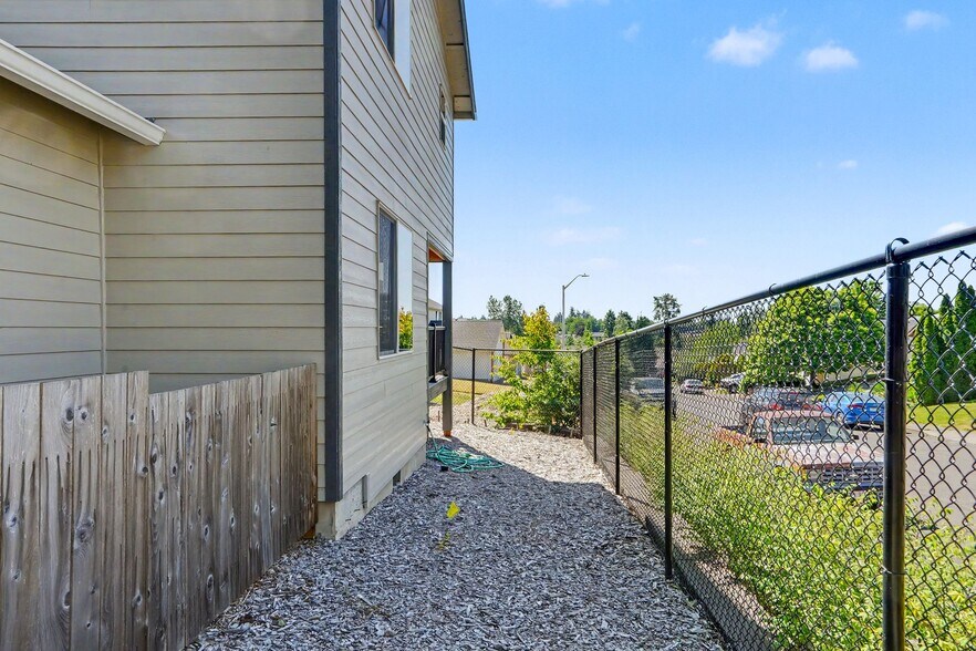 More Photos Of 1364 Northern Heights Loop, Keizer Multifamily For Sale