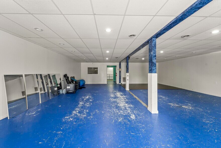 More Photos Of 909-911 Milton Rd, Alton Flex For Sale