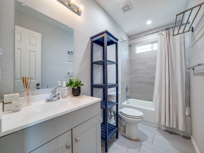 More Photos Of 6934 Crestway Rd, San Antonio Apartments For Sale