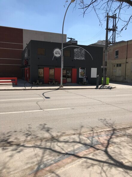 More Photos Of 250 York Ave, Winnipeg Restaurant For Lease