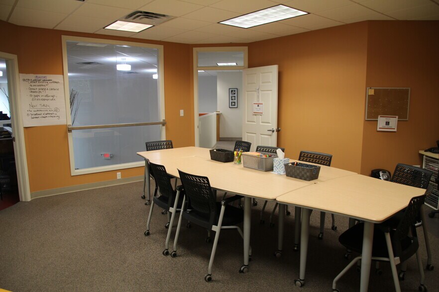 More Photos Of 15 Research Dr, Woodbridge Office For Lease