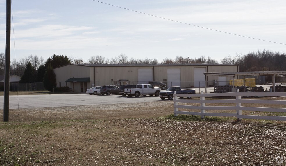 More Photos Of 673 Sandy Springs Rd, Piedmont Warehouse For Sale