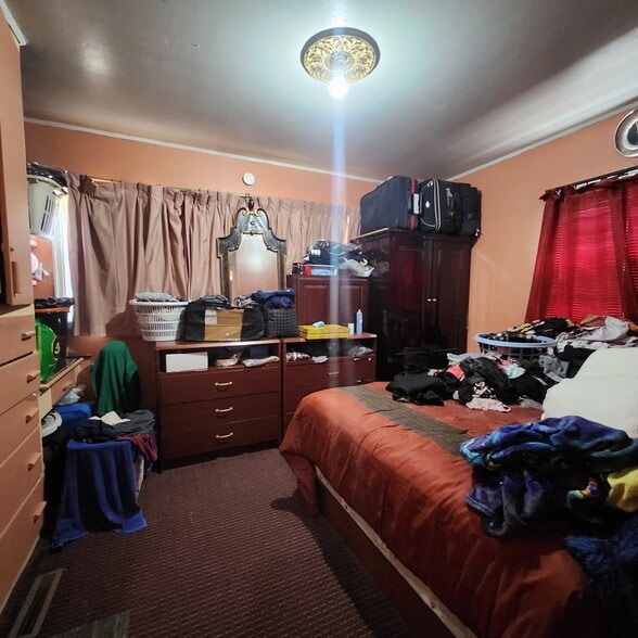 More Photos Of 1507 W Oakland Ave, Austin Hotel For Sale