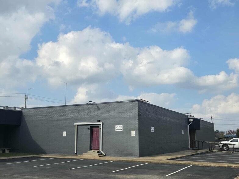 More Photos Of 8300 Homestead Rd, Houston Office For Sale