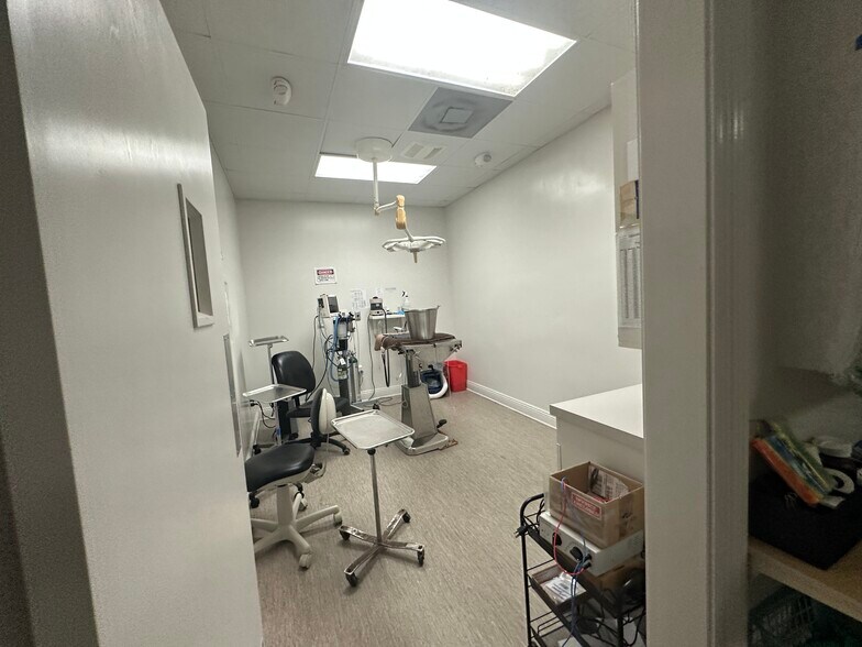 More Photos Of 7605 Maple St, New Orleans Storefront For Sale