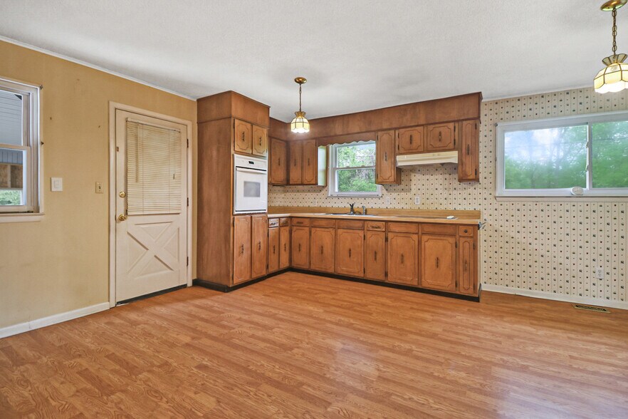 More Photos Of 148 Porter Ln, Spring City Specialty For Sale