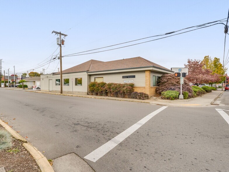 More Photos Of 1215 NE Baker St, Mcminnville Office For Sale