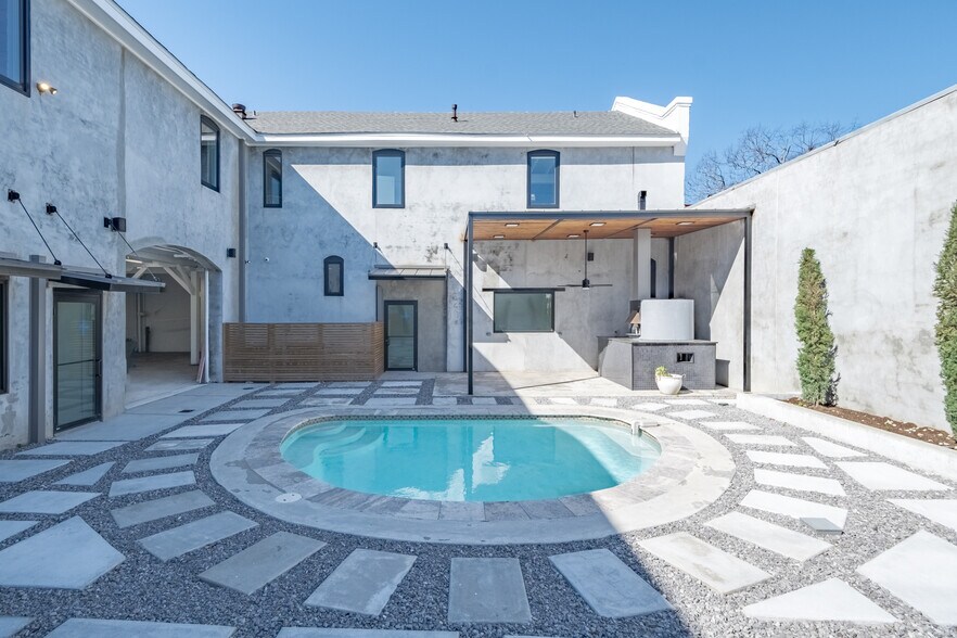 More Photos Of 3157 Tchoupitoulas St, New Orleans Service For Lease