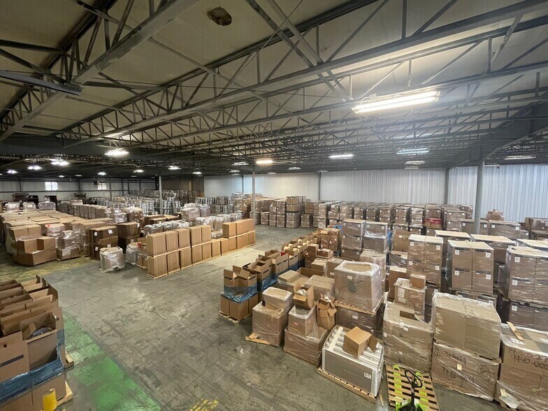 More Photos Of 500 Soho Dr, Adairsville Warehouse For Lease