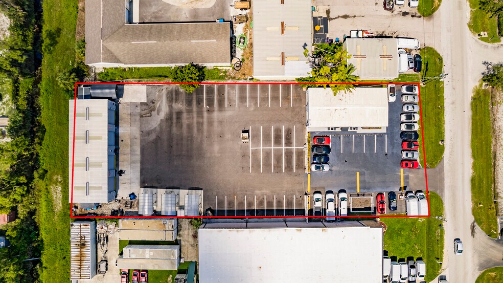 Primary Photo Of 2290 Bruner Ln, Fort Myers Warehouse For Sale
