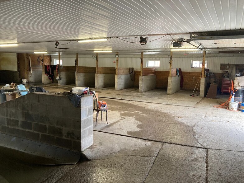 More Photos Of 2442 N Creek Rd, Lake View Horse Stables For Sale