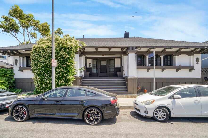 More Photos Of 1300 Riviera Ave, Venice Apartments For Sale