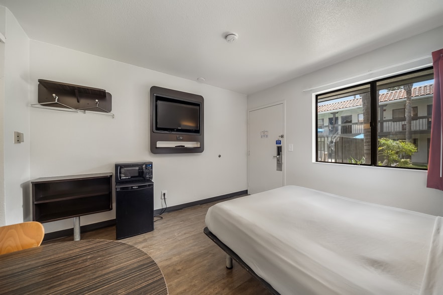 More Photos Of 750 Raintree Dr, Carlsbad Hotel For Sale