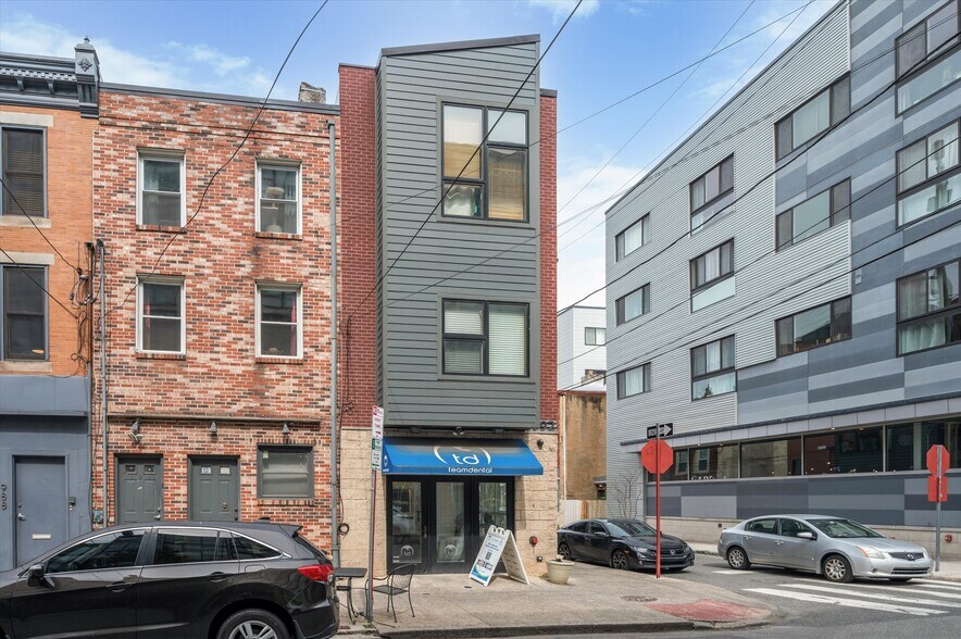 More Photos Of 990 & 992 N 2nd St, Philadelphia Apartments For Lease
