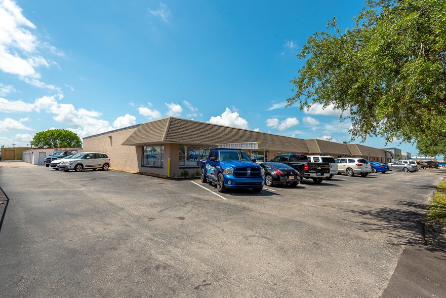 More Photos Of 1013-1017 SE 12th Ave, Cape Coral Industrial For Lease