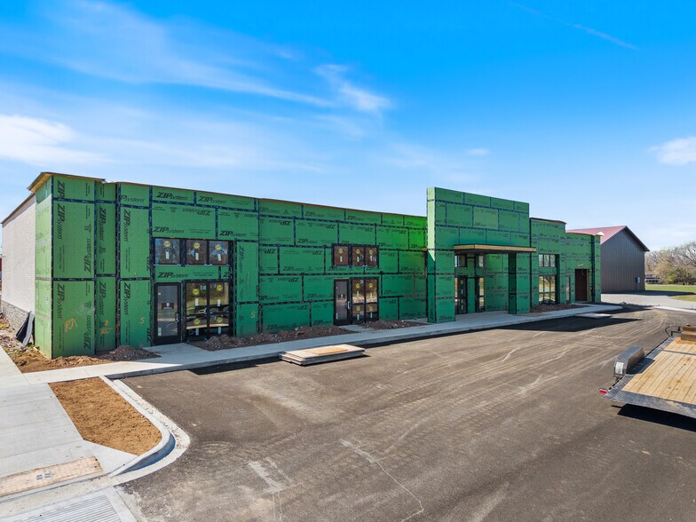 More Photos Of 4103 SW 2nd St, Bentonville Office For Lease