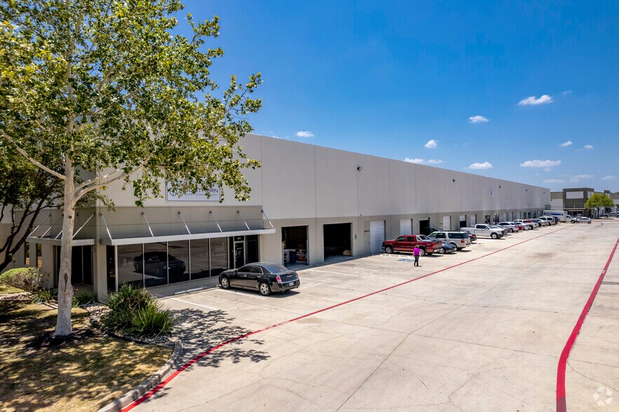 More Photos Of 12625 Wetmore Rd, San Antonio Unknown For Lease