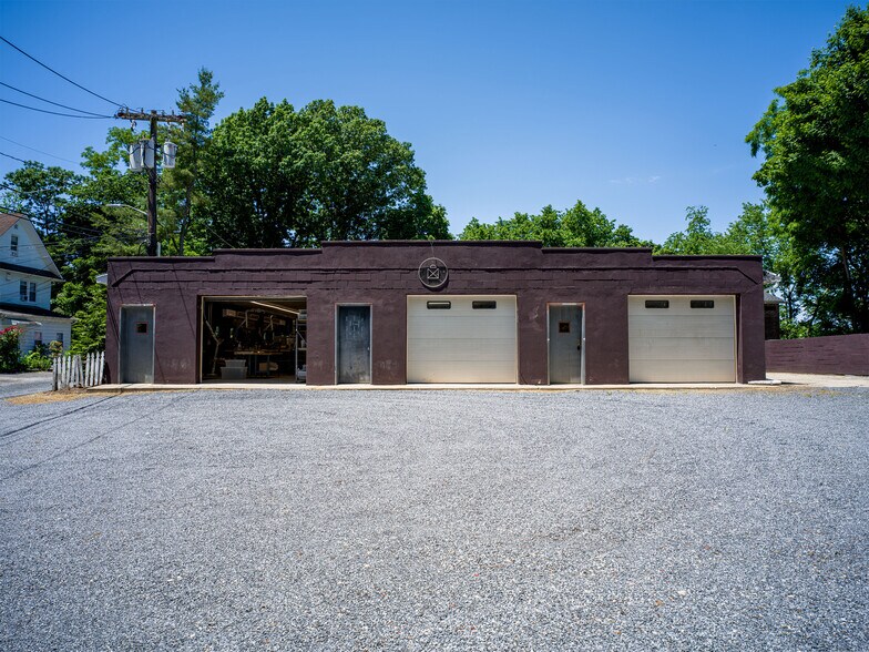 More Photos Of 1 Continental Hl, Glen Cove Warehouse For Sale