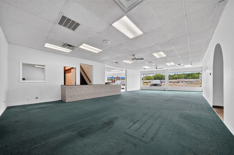 More Photos Of 2539 W Prospect Rd, Ashtabula Storefront For Sale