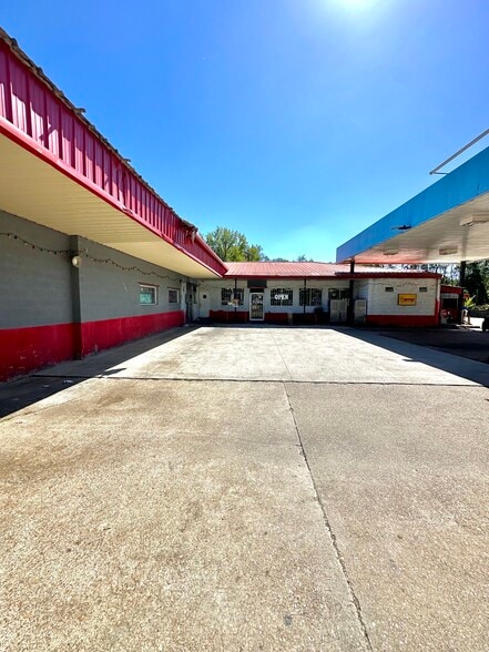 More Photos Of 103 W Monroe Ave, Okolona Convenience Store For Sale
