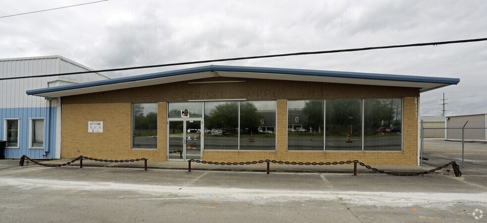 More Photos Of 2120 Grand Caillou Rd, Houma Warehouse For Lease