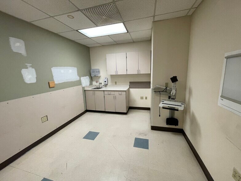 More Photos Of 502 54th Ave E, Fife Office For Lease