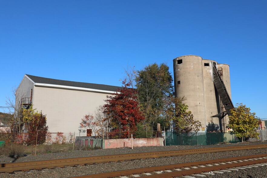 More Photos Of 68 Quinnipiac St, Wallingford Land For Sale