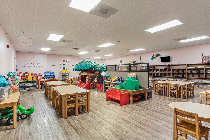 More Photos Of 18490 Kuykendahl Rd, Spring Freestanding For Sale