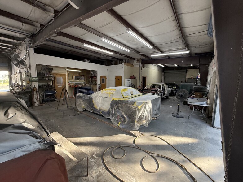 More Photos Of 5508 Benchmark Ln, Sanford Warehouse For Sale
