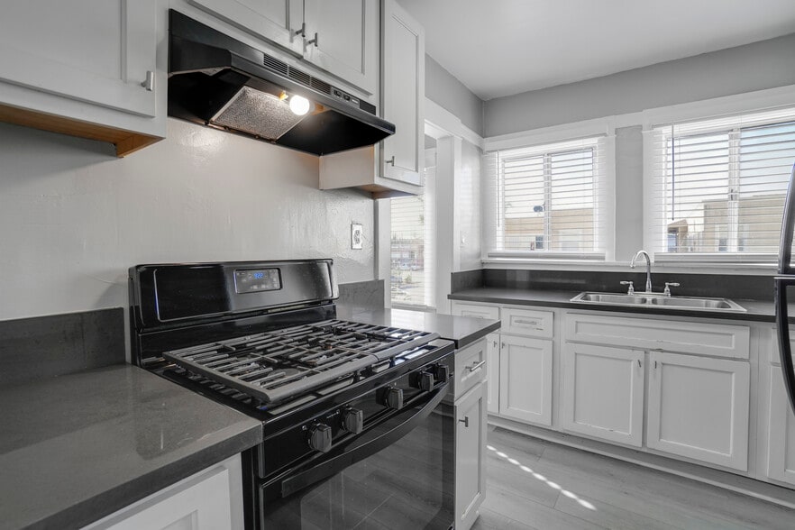 More Photos Of 3601-3605 W Washington Blvd, Los Angeles Apartments For Sale