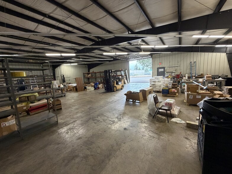 More Photos Of 802 Old Salem Rd NE, Albany Distribution For Sale