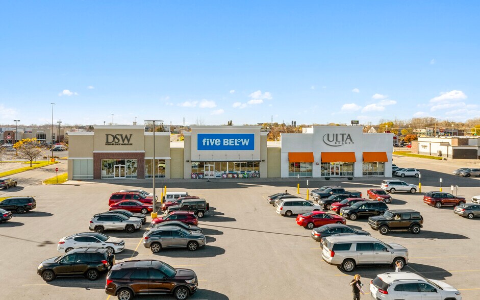 More Photos Of 4411 W Wisconsin Ave, Appleton Freestanding For Sale