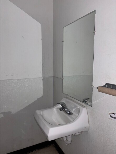 More Photos Of 1245 Spruce St, Pueblo Storefront For Sale