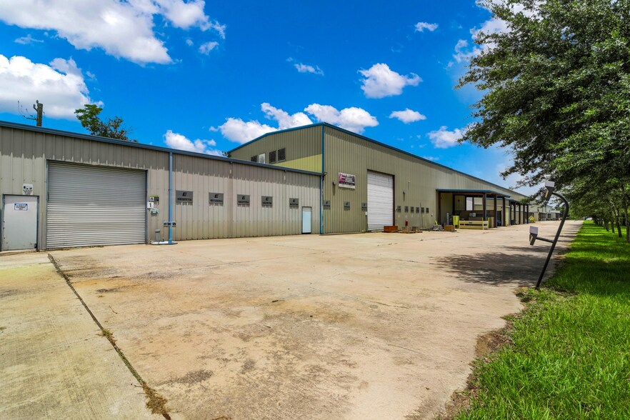 More Photos Of 2413 Roy Rd, Pearland Manufacturing For Sale
