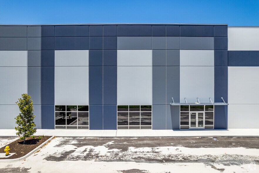 More Photos Of 830 17th St E, Palmetto Unknown For Lease